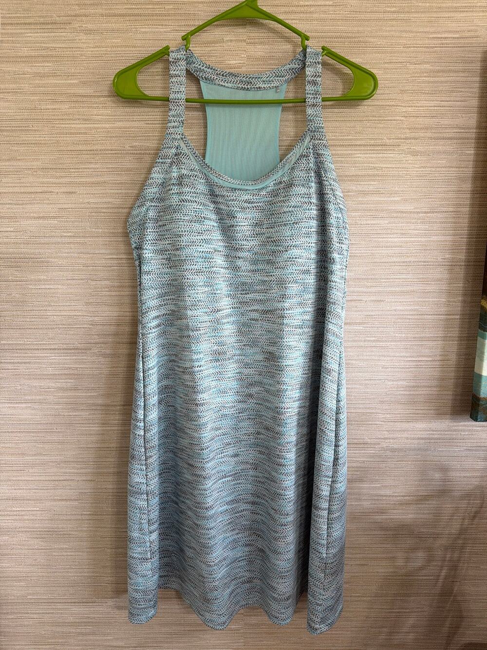 MPG Women's Athletic dress with built in bra size Large